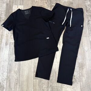 FIGS Scrub Set High Waisted Lola Skinny Pants & Casma 3-Pocket Top Black Women S